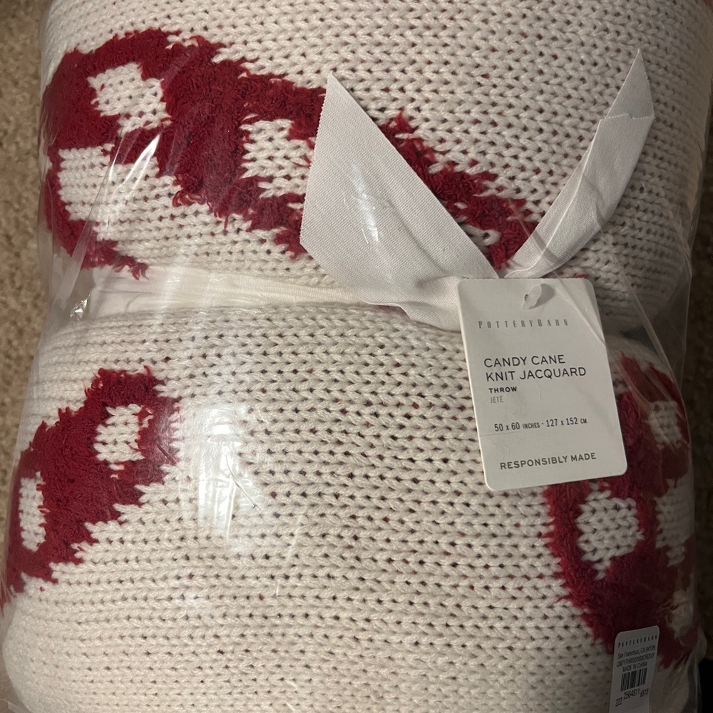 NWT Pottery Barn Festive Candy Cane Red and White Knit Throw 50x60